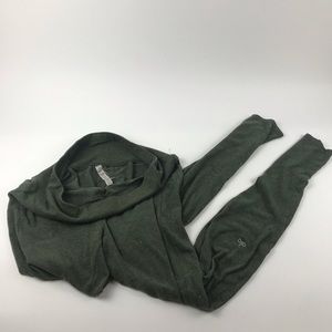 Alo Yoga L army green long joggers